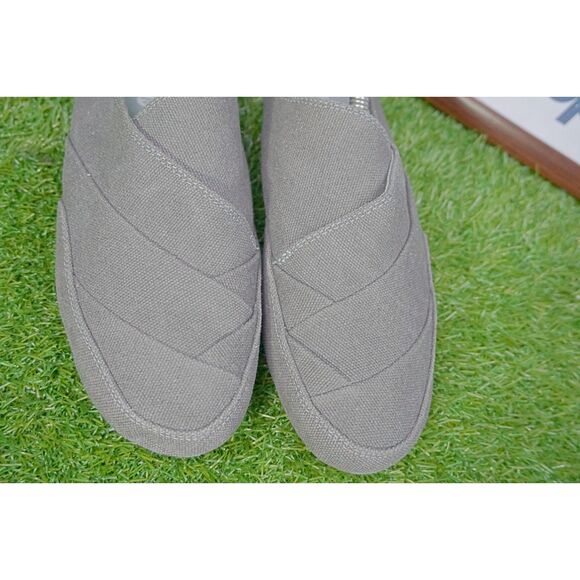 Merrell Gray Canvas Slip On Moccasins Style Shoes - Women's Size 8.5 - Picture 4 of 7